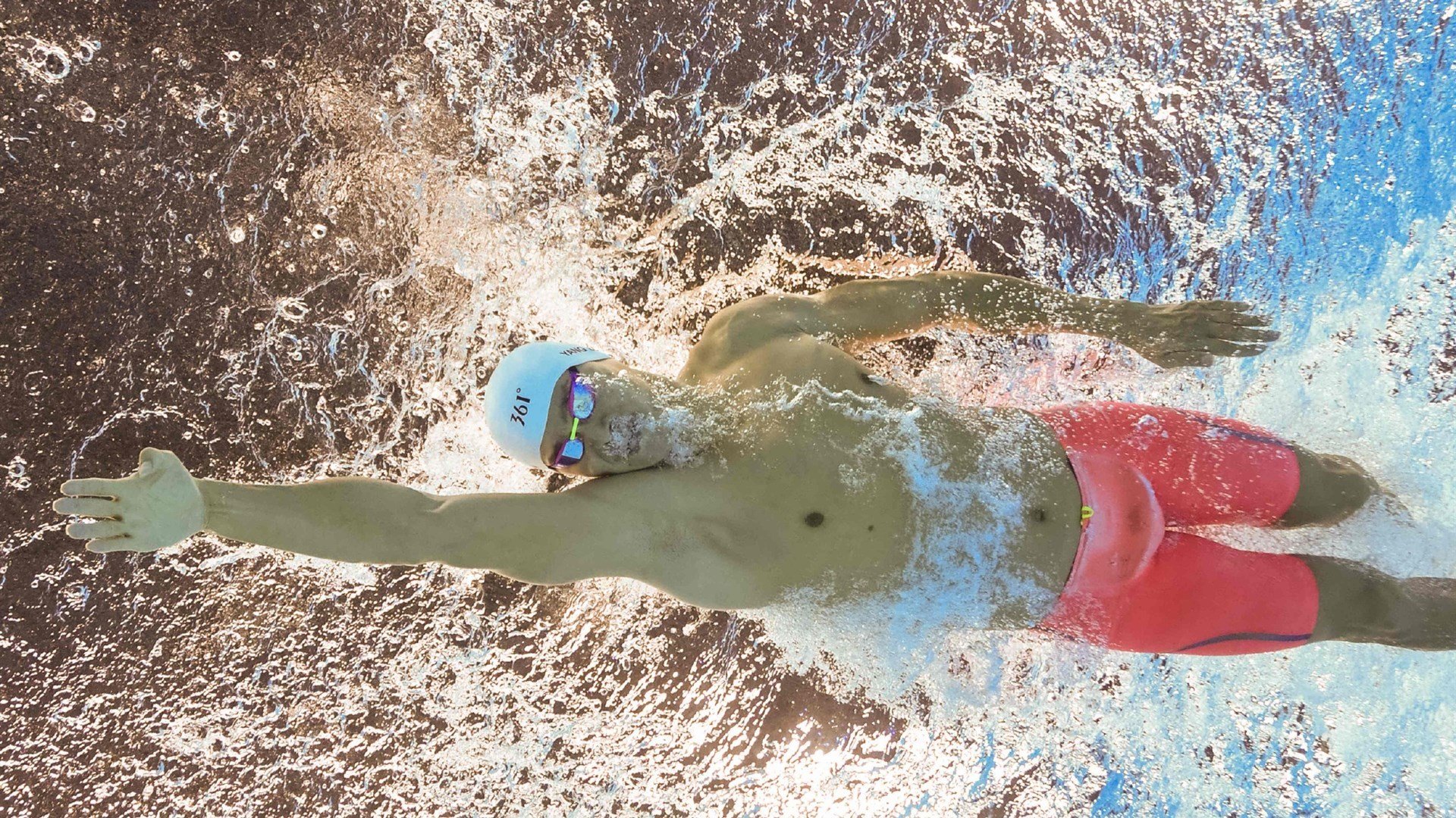 梅西带伤完成比赛世界杯小组赛，梅西参加世界杯预选赛